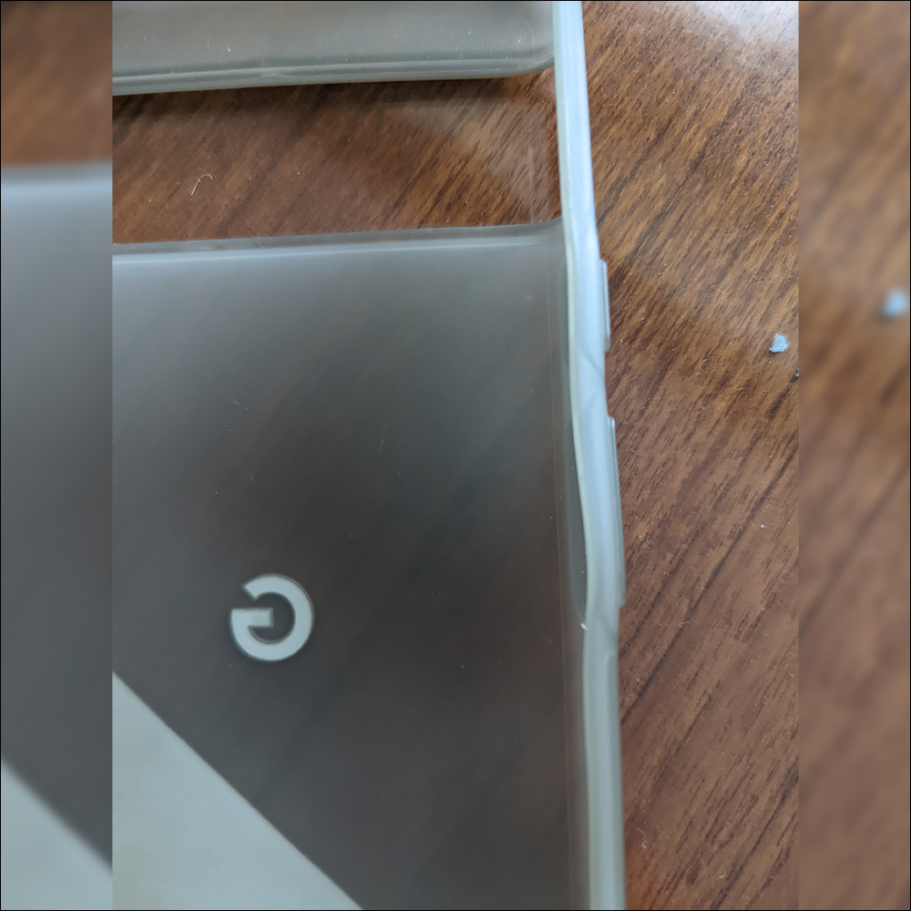 Google Pixel 6 系列再傳災情,但這次輪到「原廠透明保護殼」被用戶反映容易變黃、按鈕周圍扭曲變形 - 電腦王阿達 Google Pixel 6 系列再傳災情,但這次輪到「原廠透明保護殼」被用戶反映容易變黃、按鈕周圍扭曲變形 - 電腦王阿達