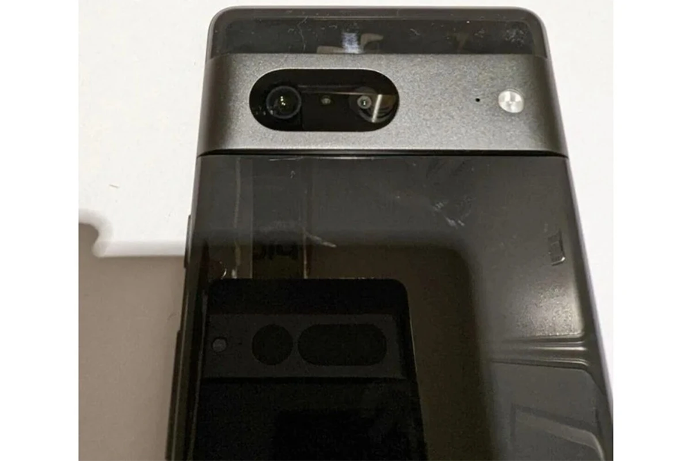 Pixel 7 原型機被拿到 eBay 賣,還疑似揭露了 Pixel 7 Pro 的實拍... - 電腦王阿達 Pixel 7 原型機被拿到 eBay 賣,還疑似揭露了 Pixel 7 Pro 的實拍... - 電腦王阿達