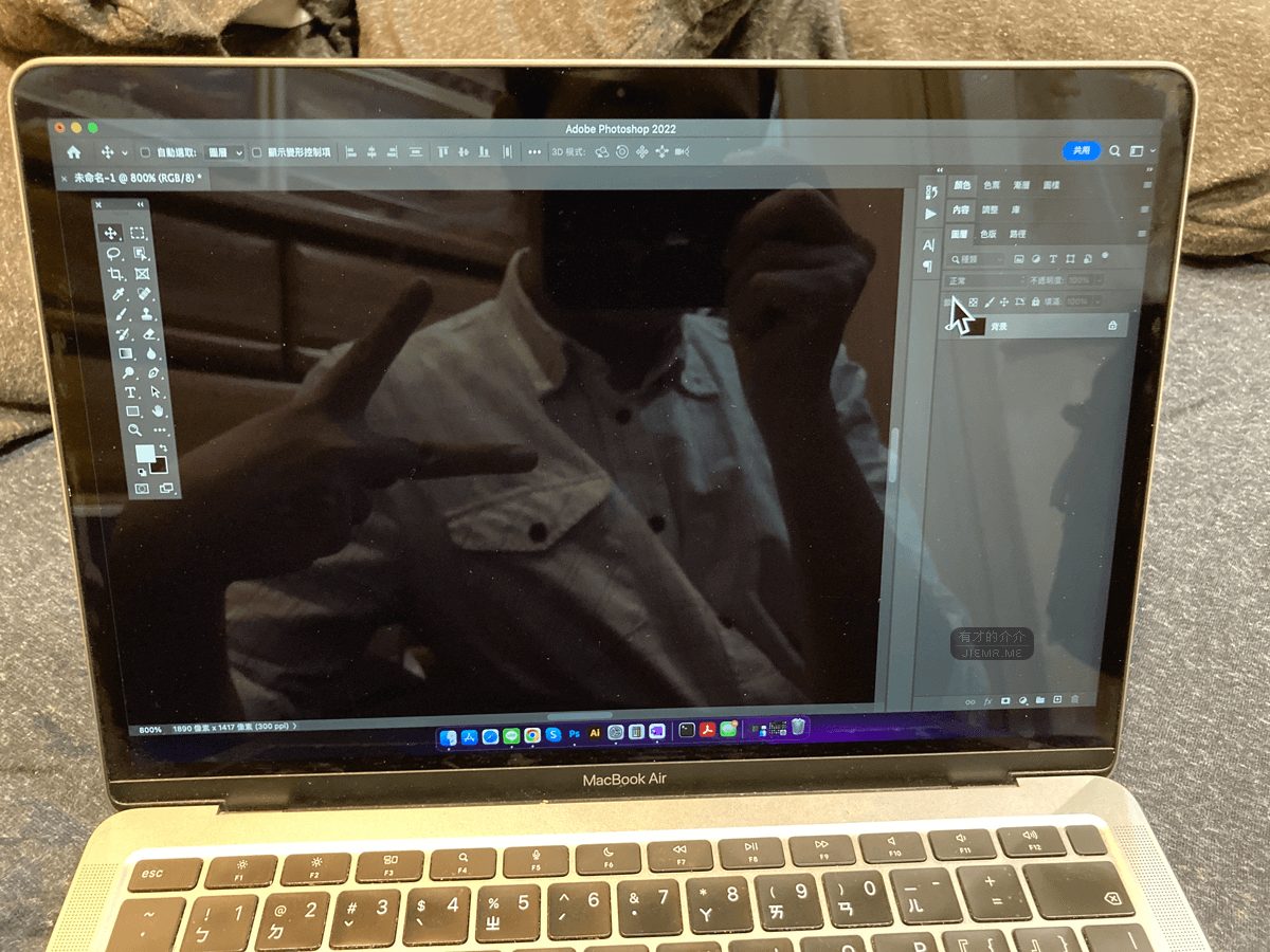 【解決】Macbook 螢幕反光問題,霧面螢幕靜電貼可行? - 電腦王阿達 Macbook反光眩光的問題