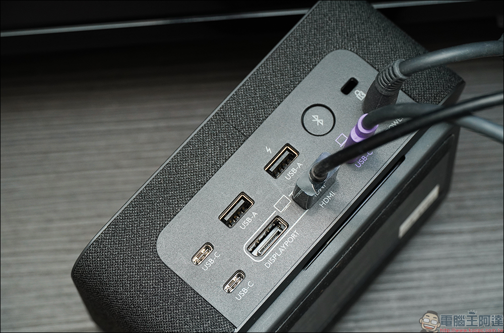 Logi Dock 羅技全功能擴充底座工作站開箱|居家辦公神器!整合集線器、100W PD 供電、內建降噪麥克風和擴音喇叭 - 電腦王阿達 Logi Dock 羅技全功能擴充底座工作站開箱|居家辦公神器!整合集線器、100W PD 供電、內建降噪麥克風和擴音喇叭 - 電腦王阿達