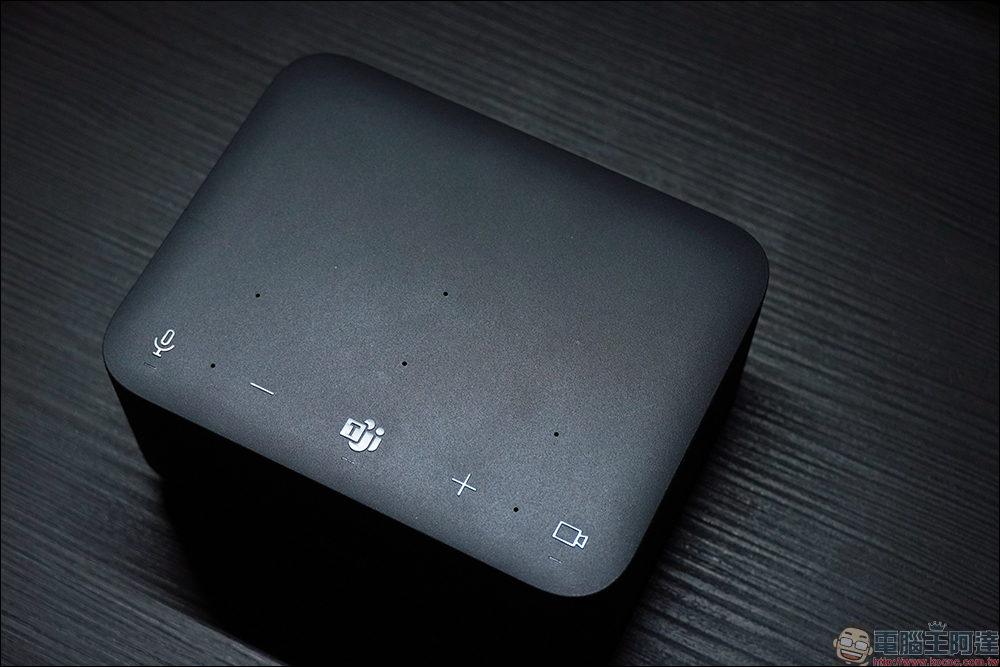 Logi Dock 羅技全功能擴充底座工作站開箱|居家辦公神器!整合集線器、100W PD 供電、內建降噪麥克風和擴音喇叭 - 電腦王阿達 Logi Dock 羅技全功能擴充底座工作站開箱|居家辦公神器!整合集線器、100W PD 供電、內建降噪麥克風和擴音喇叭 - 電腦王阿達