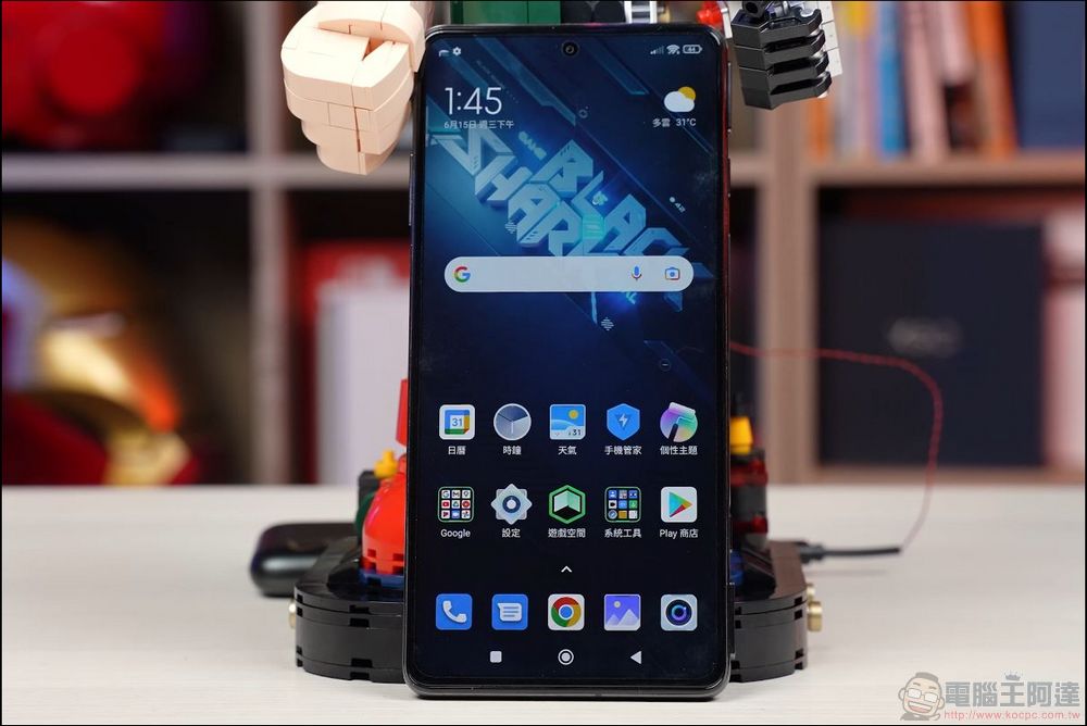高效能、充電快、散熱狂堆料!效能傲視群機電競旗艦:Black Shark 黑鯊 5 Pro 開箱 - 電腦王阿達 高效能、充電快、散熱狂堆料!效能傲視群機電競旗艦:Black Shark 黑鯊 5 Pro 開箱 - 電腦王阿達