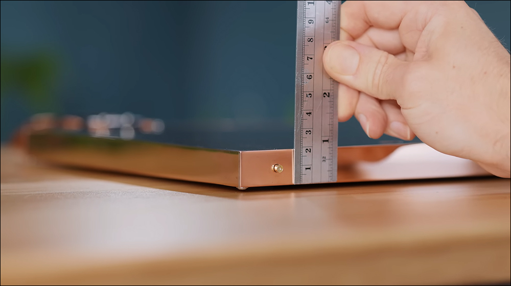 國外大神自製全球首款 PlayStation 5 Slim ：採用銅製機殼、機身僅 2 公分厚、內建水冷散熱 - 電腦王阿達