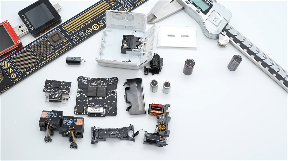 Apple 35W 雙 USB-C 充電器被拆解，揭示內部元件配置 - 電腦王阿達