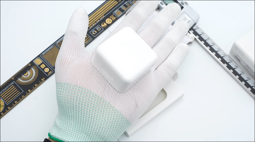 Apple 35W 雙 USB-C 充電器被拆解,揭示內部元件配置 - 電腦王阿達 Apple 35W 雙 USB-C 充電器被拆解,揭示內部元件配置 - 電腦王阿達