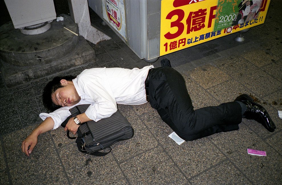 日本社福承包人員醉倒後弄丟了一個存放了 46 萬位市民個資的隨身碟 - 電腦王阿達