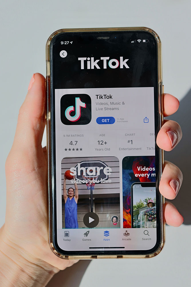 FCC 呼籲 Google 和 Apple 移除 TikTok App 來保護國家安全，它正大量收集用戶隱私資料 - 電腦王阿達