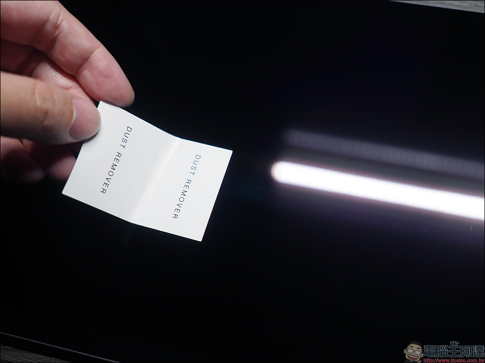 Simmpo iPad TÜV 抗藍光簡單貼開箱、體驗|保護 iPad 螢幕同時,更護眼、還原色彩,還有貼膜神器更好貼! - 電腦王阿達 Simmpo iPad TÜV 抗藍光簡單貼開箱、體驗|保護 iPad 螢幕同時,更護眼、還原色彩,還有貼膜神器更好貼! - 電腦王阿達