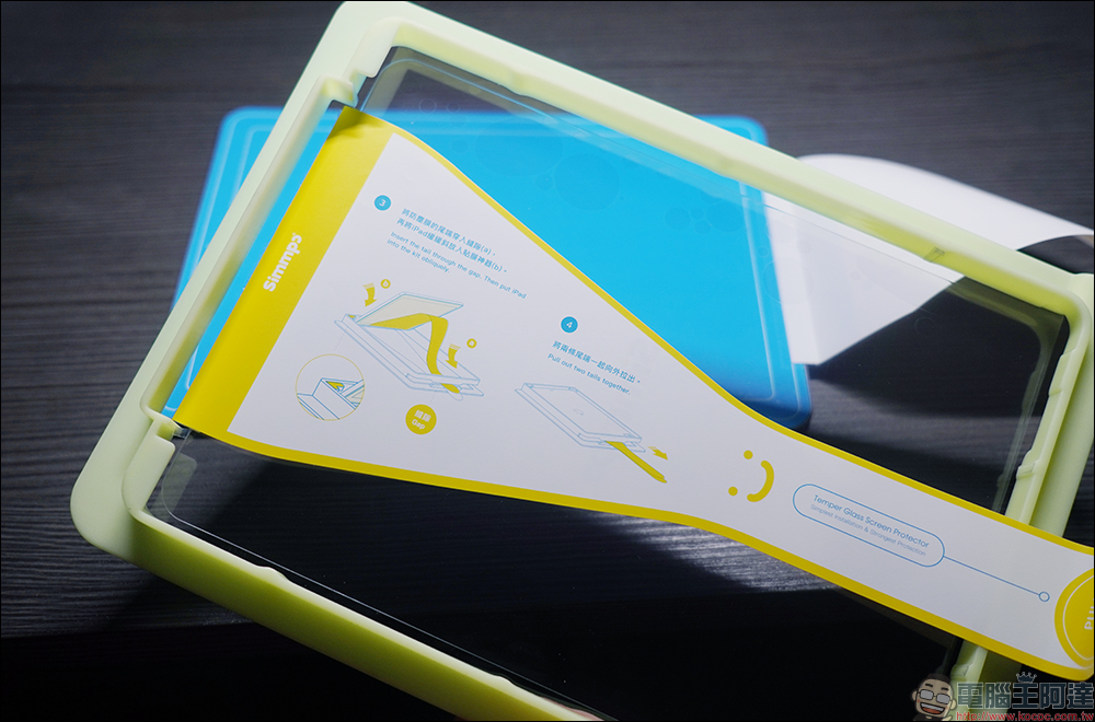 Simmpo iPad TÜV 抗藍光簡單貼開箱、體驗｜保護 iPad 螢幕同時，更護眼、還原色彩，還有貼膜神器更好貼！ - 電腦王阿達