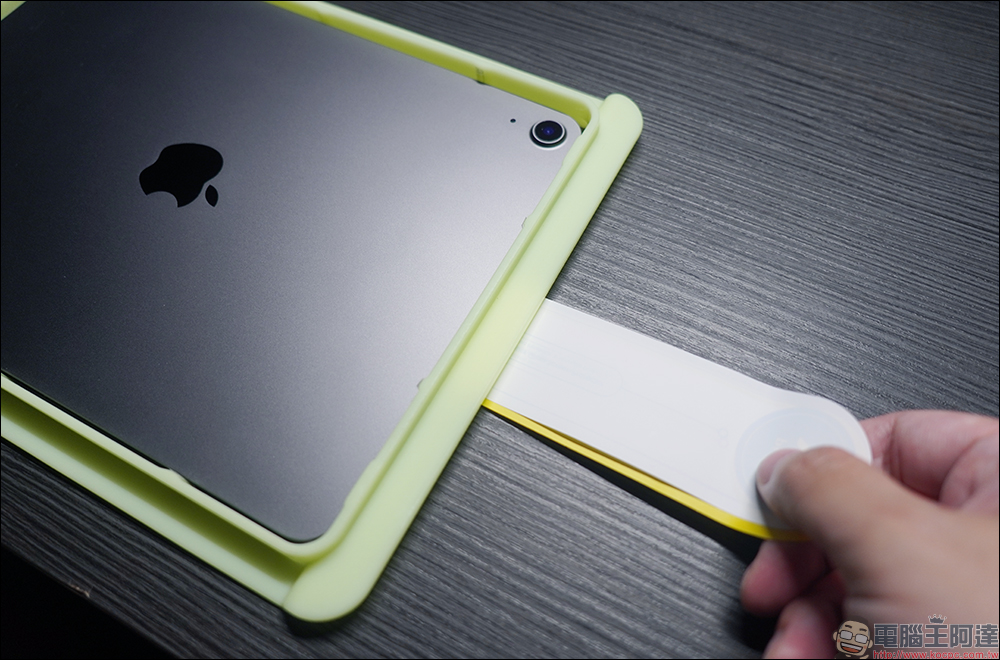 Simmpo iPad TÜV 抗藍光簡單貼開箱、體驗|保護 iPad 螢幕同時,更護眼、還原色彩,還有貼膜神器更好貼! - 電腦王阿達 Simmpo iPad TÜV 抗藍光簡單貼開箱、體驗|保護 iPad 螢幕同時,更護眼、還原色彩,還有貼膜神器更好貼! - 電腦王阿達