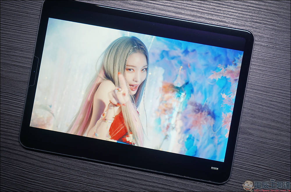 Simmpo iPad TÜV 抗藍光簡單貼開箱、體驗|保護 iPad 螢幕同時,更護眼、還原色彩,還有貼膜神器更好貼! - 電腦王阿達 Simmpo iPad TÜV 抗藍光簡單貼開箱、體驗|保護 iPad 螢幕同時,更護眼、還原色彩,還有貼膜神器更好貼! - 電腦王阿達