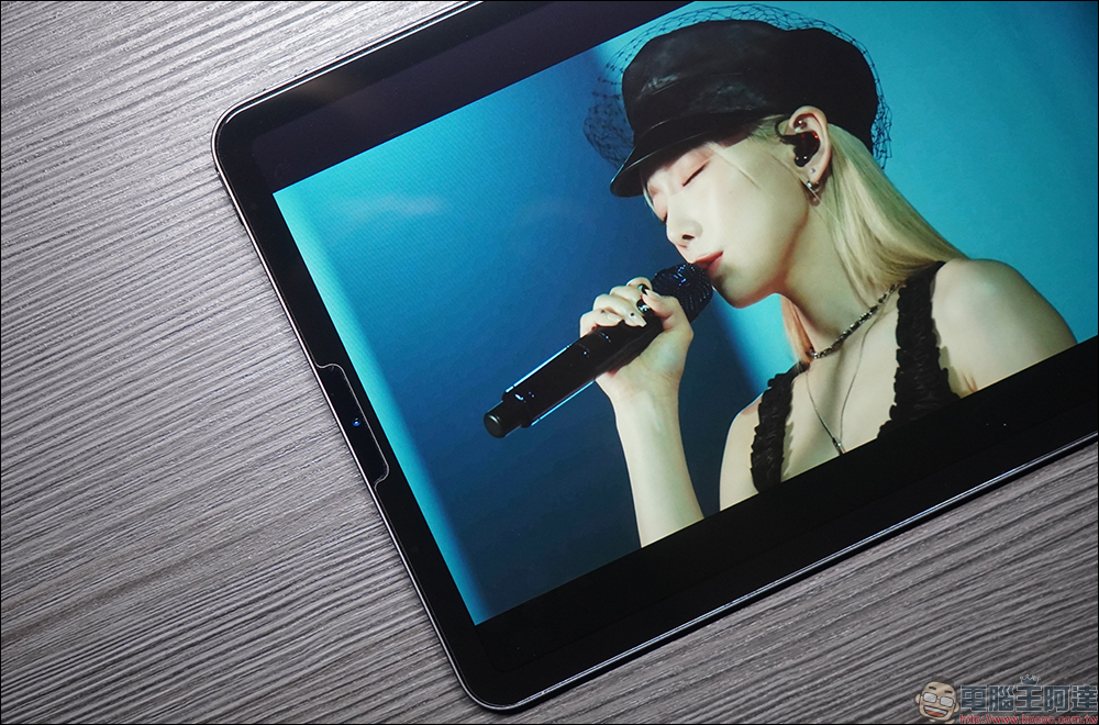 Simmpo iPad TÜV 抗藍光簡單貼開箱、體驗|保護 iPad 螢幕同時,更護眼、還原色彩,還有貼膜神器更好貼! - 電腦王阿達 Simmpo iPad TÜV 抗藍光簡單貼開箱、體驗|保護 iPad 螢幕同時,更護眼、還原色彩,還有貼膜神器更好貼! - 電腦王阿達