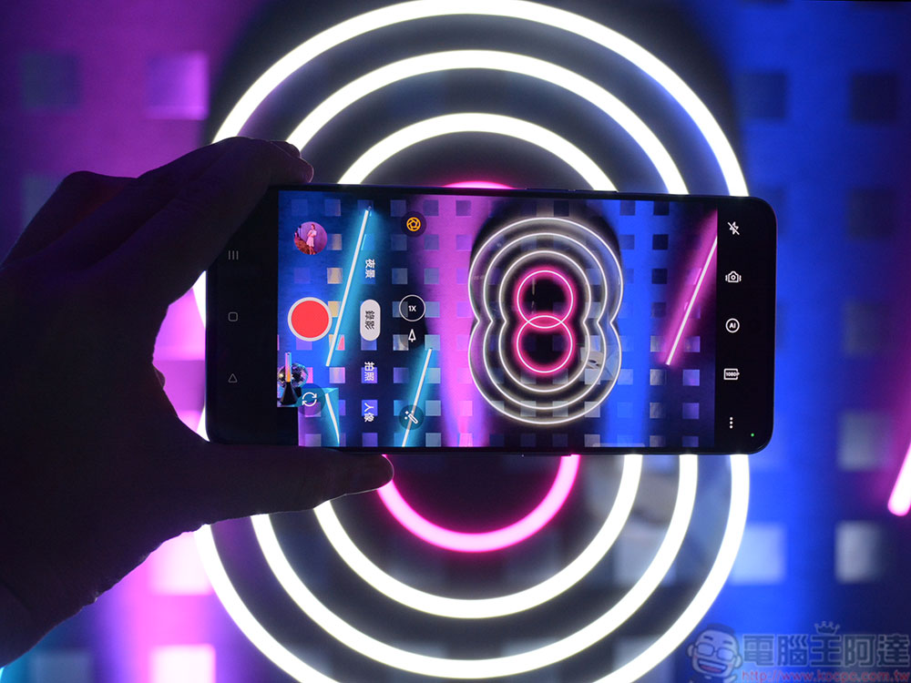OPPO Reno8 與 Reno 8 Pro 精彩登台,挑戰夜拍的各種可能(同場加映:OPPO Enco Air2 Pro 無線降噪耳機) - 電腦王阿達 OPPO Reno8 與 Reno 8 Pro 精彩登台,挑戰夜拍的各種可能(同場加映:OPPO Enco Air2 Pro 無線降噪耳機) - 電腦王阿達