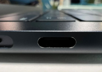 最新 M2 版 MacBook Air 午夜色太會掉漆引用戶投訴（物理性的那種掉漆）
