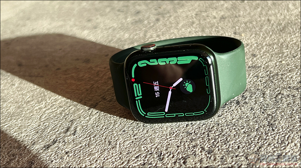 傳聞 Apple Watch Pro 將採用鈦金屬錶殼並迎來自 Series 4 以來首次「真正全新設計」,但並非謠傳的扁平化造型 - 電腦王阿達 傳聞 Apple Watch Pro 將採用鈦金屬錶殼並迎來自 Series 4 以來首次「真正全新設計」,但並非謠傳的扁平化造型 - 電腦王阿達