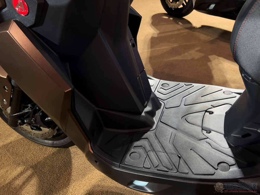 CROXERA 智慧儀表首登黃牌機車!很「愛玩」的宏佳騰 STR 與全新 CO-IN 登場 - 電腦王阿達 CROXERA 智慧儀表首登黃牌機車!很「愛玩」的宏佳騰 STR 與全新 CO-IN 登場 - 電腦王阿達