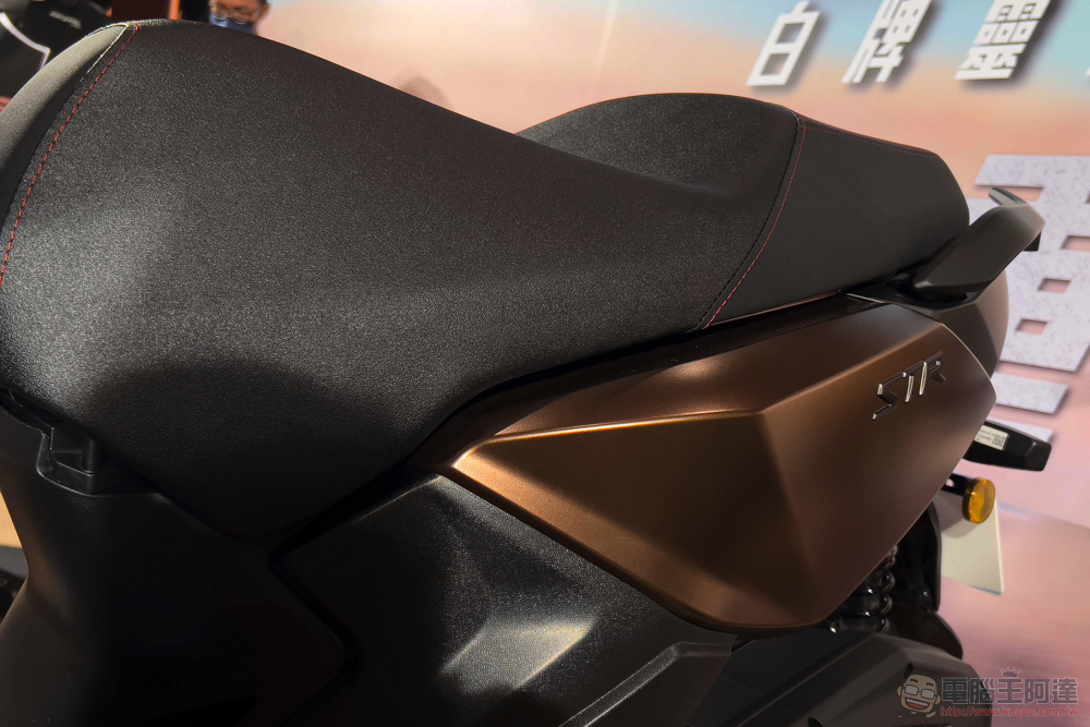 CROXERA 智慧儀表首登黃牌機車!很「愛玩」的宏佳騰 STR 與全新 CO-IN 登場 - 電腦王阿達 CROXERA 智慧儀表首登黃牌機車!很「愛玩」的宏佳騰 STR 與全新 CO-IN 登場 - 電腦王阿達