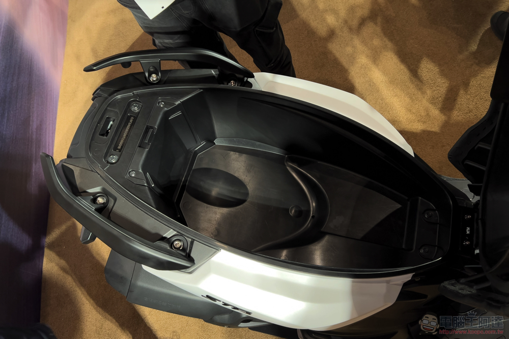 CROXERA 智慧儀表首登黃牌機車!很「愛玩」的宏佳騰 STR 與全新 CO-IN 登場 - 電腦王阿達 CROXERA 智慧儀表首登黃牌機車!很「愛玩」的宏佳騰 STR 與全新 CO-IN 登場 - 電腦王阿達