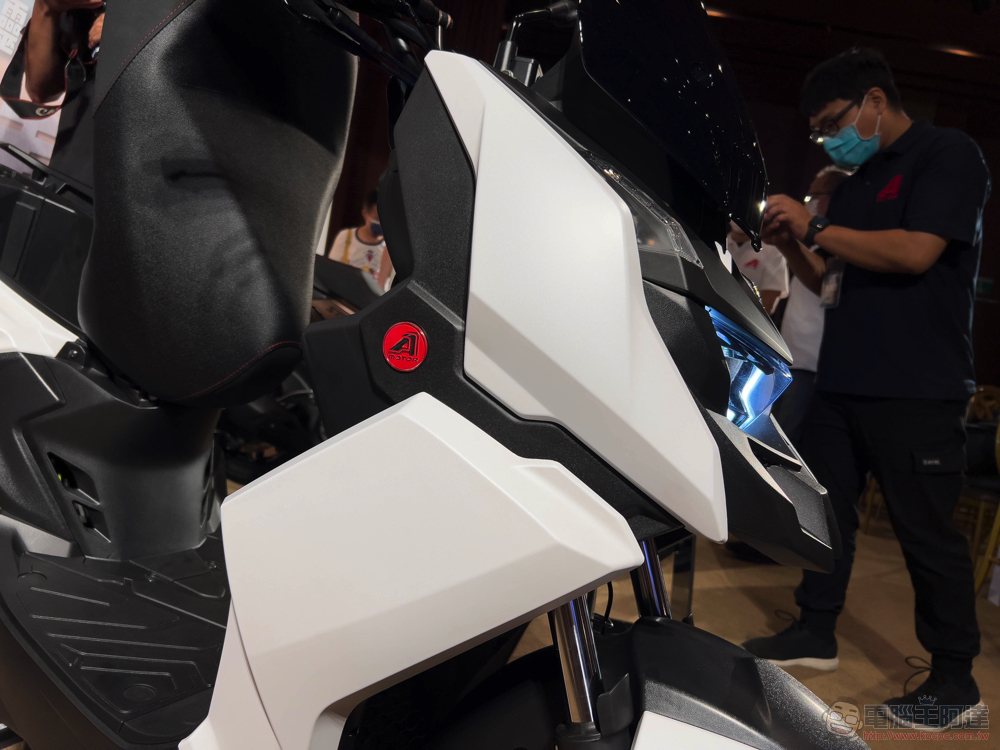CROXERA 智慧儀表首登黃牌機車!很「愛玩」的宏佳騰 STR 與全新 CO-IN 登場 - 電腦王阿達 CROXERA 智慧儀表首登黃牌機車!很「愛玩」的宏佳騰 STR 與全新 CO-IN 登場 - 電腦王阿達