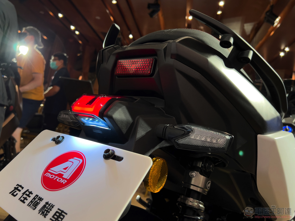 CROXERA 智慧儀表首登黃牌機車!很「愛玩」的宏佳騰 STR 與全新 CO-IN 登場 - 電腦王阿達 CROXERA 智慧儀表首登黃牌機車!很「愛玩」的宏佳騰 STR 與全新 CO-IN 登場 - 電腦王阿達