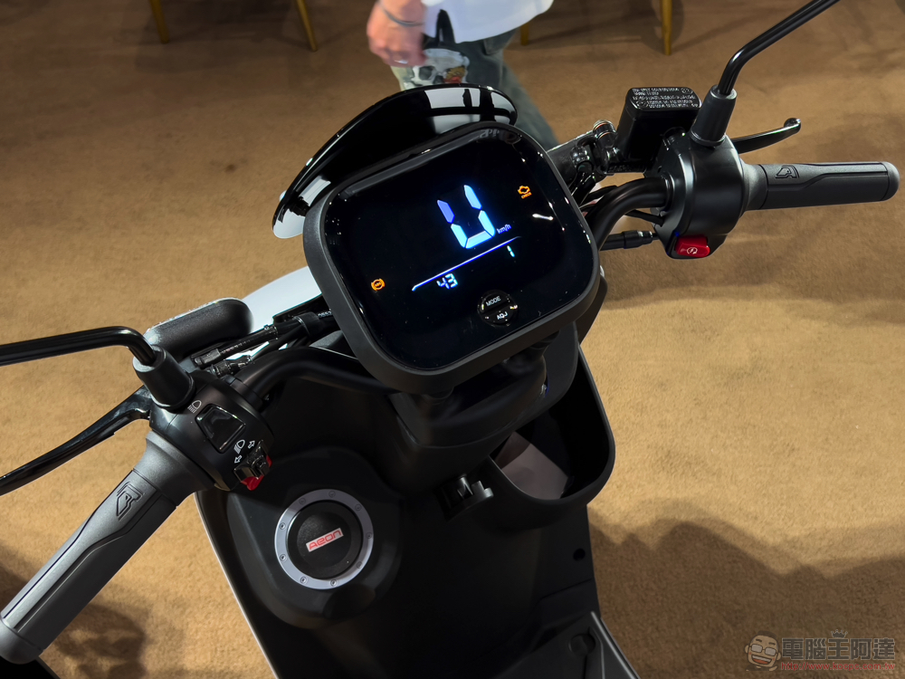 CROXERA 智慧儀表首登黃牌機車!很「愛玩」的宏佳騰 STR 與全新 CO-IN 登場 - 電腦王阿達 CROXERA 智慧儀表首登黃牌機車!很「愛玩」的宏佳騰 STR 與全新 CO-IN 登場 - 電腦王阿達