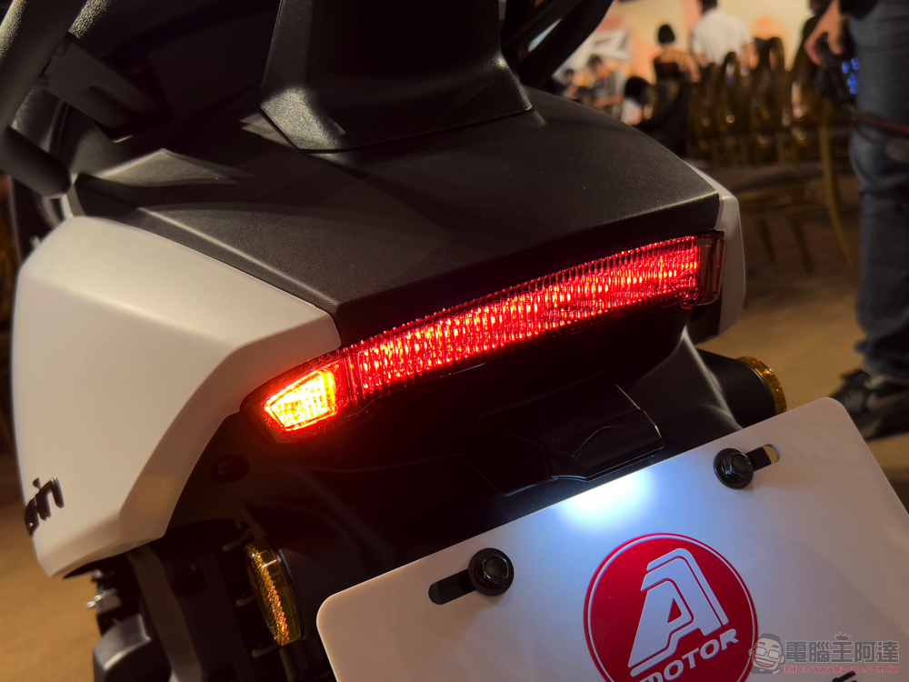 CROXERA 智慧儀表首登黃牌機車!很「愛玩」的宏佳騰 STR 與全新 CO-IN 登場 - 電腦王阿達 CROXERA 智慧儀表首登黃牌機車!很「愛玩」的宏佳騰 STR 與全新 CO-IN 登場 - 電腦王阿達