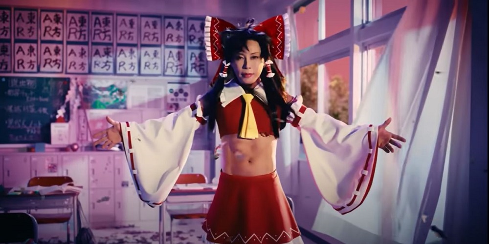《東方 Arcadia Record》日本上市 那個健美的男人再次以女裝宣傳 - 電腦王阿達 《東方 Arcadia Record》日本上市 那個健美的男人再次以女裝宣傳 - 電腦王阿達