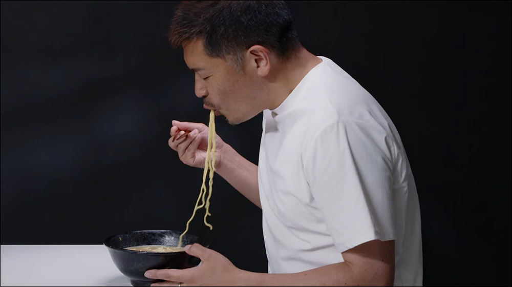 拉麵迷的必備戰袍?日本推出絕對不會留下湯漬的拉麵T恤!這算是另類的矛盾大對決嗎? - 電腦王阿達 拉麵迷的必備戰袍?日本推出絕對不會留下湯漬的拉麵T恤!這算是另類的矛盾大對決嗎? - 電腦王阿達