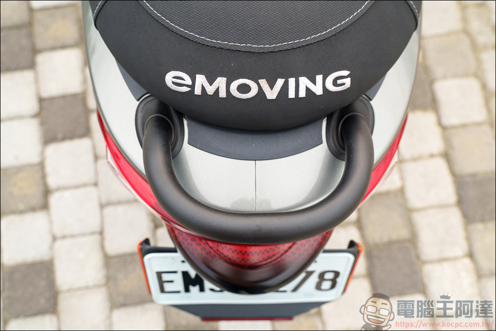 eMOVING 勁炫125 智能電車實測,更智能、更省力的電動機車,智慧到還能自動幫你立中柱,智能感爆表的電動機車 - 電腦王阿達 eMOVING 勁炫125 智能電車實測,更智能、更省力的電動機車,智慧到還能自動幫你立中柱,智能感爆表的電動機車 - 電腦王阿達