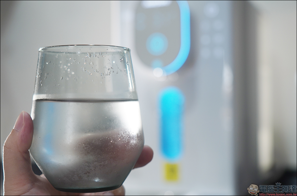 Acerpure 北極光 冰溫瞬熱RO濾淨飲水機開箱｜冰溫熱水即飲、體積輕巧免安裝、四重過濾系統、TDS 水質監測，輕鬆享受健康好水生活！ - 電腦王阿達