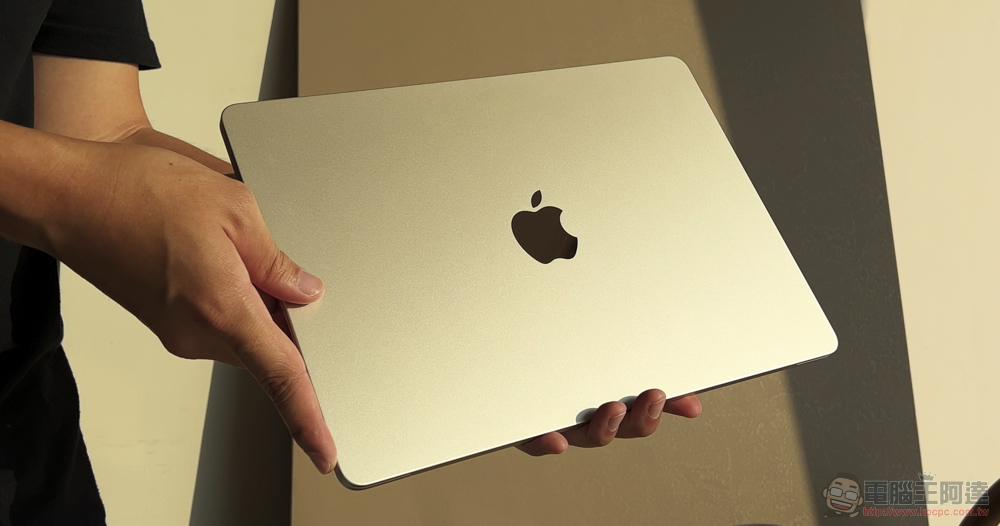 M2 MacBook Air 開箱體驗 :美型新設計與更強 Apple 晶片效能值得 M1 使用者升級嗎? - 電腦王阿達 M2 MacBook Air 開箱體驗 :美型新設計與更強 Apple 晶片效能值得 M1 使用者升級嗎? - 電腦王阿達