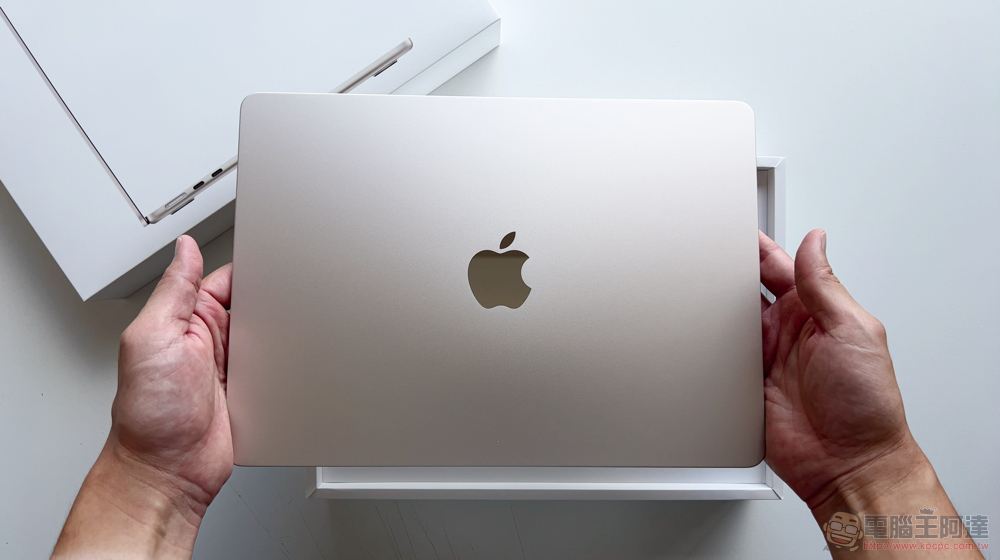 M2 MacBook Air 開箱體驗 :美型新設計與更強 Apple 晶片效能值得 M1 使用者升級嗎? - 電腦王阿達 M2 MacBook Air 開箱體驗 :美型新設計與更強 Apple 晶片效能值得 M1 使用者升級嗎? - 電腦王阿達