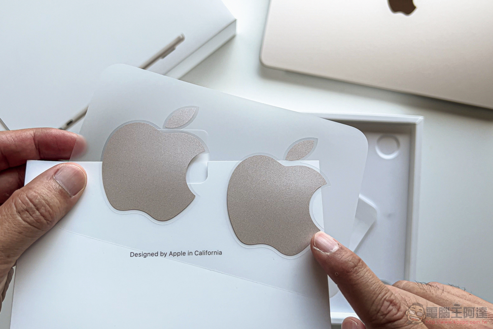 M2 MacBook Air 開箱體驗 :美型新設計與更強 Apple 晶片效能值得 M1 使用者升級嗎? - 電腦王阿達 M2 MacBook Air 開箱體驗 :美型新設計與更強 Apple 晶片效能值得 M1 使用者升級嗎? - 電腦王阿達