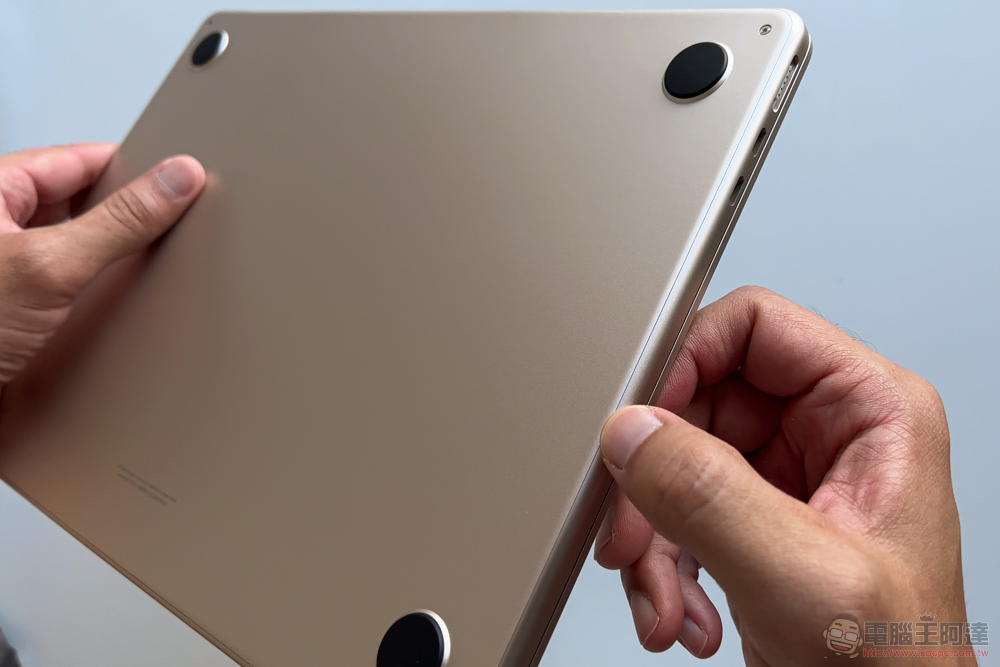 M2 MacBook Air 開箱體驗 :美型新設計與更強 Apple 晶片效能值得 M1 使用者升級嗎? - 電腦王阿達 M2 MacBook Air 開箱體驗 :美型新設計與更強 Apple 晶片效能值得 M1 使用者升級嗎? - 電腦王阿達
