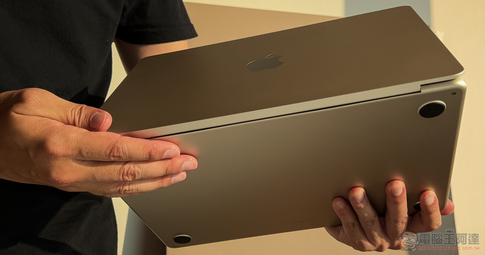 M2 MacBook Air 開箱體驗 :美型新設計與更強 Apple 晶片效能值得 M1 使用者升級嗎? - 電腦王阿達 M2 MacBook Air 開箱體驗 :美型新設計與更強 Apple 晶片效能值得 M1 使用者升級嗎? - 電腦王阿達