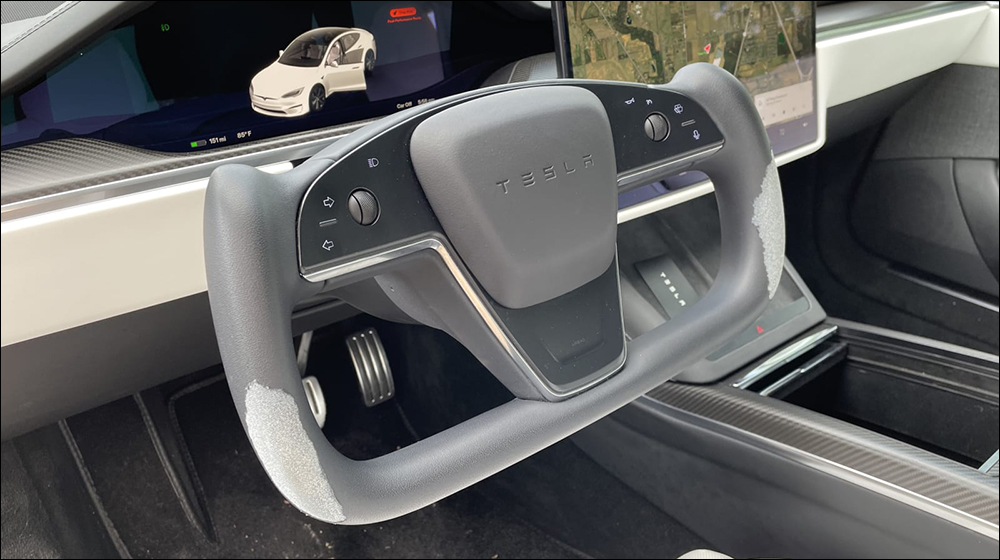 特斯拉 Model S 租賃車在行駛 1.9 萬英里後, Yoke 方向盤嚴重脫皮、內裝嚴重污損 - 電腦王阿達 特斯拉 Model S 租賃車在行駛 1.9 萬英里後, Yoke 方向盤嚴重脫皮、內裝嚴重污損 - 電腦王阿達