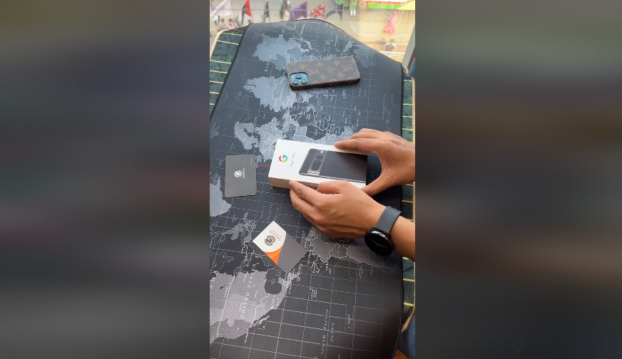 Google Pixel 7 Pro 首部快速開箱影片於國外現身,展示外觀與內容物 - 電腦王阿達 Google Pixel 7 Pro 首部快速開箱影片於國外現身,展示外觀與內容物 - 電腦王阿達