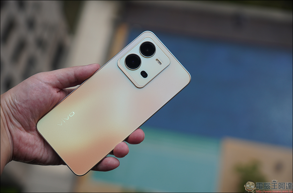 vivo V25 Pro 5G、vivo V25 5G 開箱、評測|全方位人像旗艦、設計質感更升級,續航更持久、最高 66W 快充! - 電腦王阿達 vivo V25 Pro 5G、vivo V25 5G 開箱、評測|全方位人像旗艦、設計質感更升級,續航更持久、最高 66W 快充! - 電腦王阿達