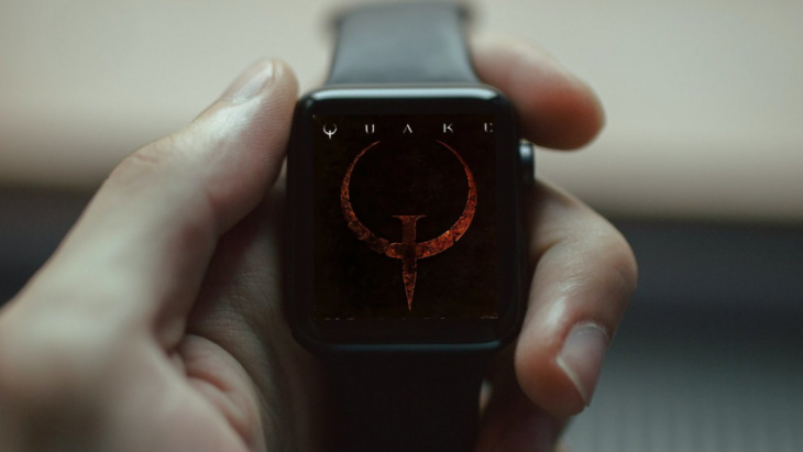 遊戲開發者成功將 1996 年經典射擊遊戲《雷神之錘》移植到 Apple Watch 上 - 電腦王阿達