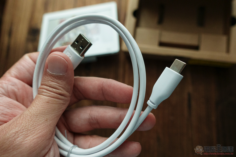 ULANI 永恆曆 ∞ 開箱體驗:不傷眼、低耗電又省紙張的電子紙桌曆(評價 評測 動手玩) - 電腦王阿達 ULANI 永恆曆 ∞ 開箱體驗:不傷眼、低耗電又省紙張的電子紙桌曆(評價 評測 動手玩) - 電腦王阿達