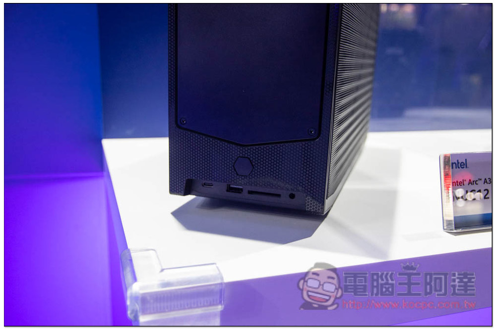 Intel Arc A750 獨立顯卡悄悄於 TGS 2022 東京電玩展現身,由華擎製造 - 電腦王阿達 Intel Arc A750 獨立顯卡悄悄於 TGS 2022 東京電玩展現身,由華擎製造 - 電腦王阿達