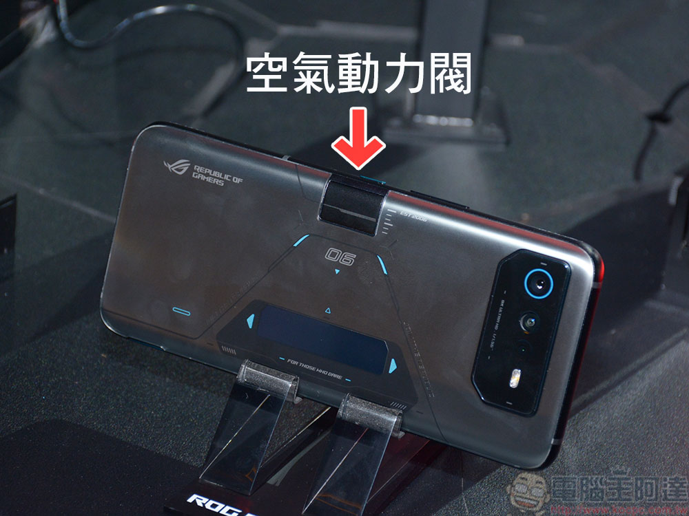 ROG Phone 6D / 6D Ultimate 與 ROG Phone 6 蝙蝠俠版登場,與聯發科攜手打造電競新層次 - 電腦王阿達 ROG Phone 6D / 6D Ultimate 與 ROG Phone 6 蝙蝠俠版登場,與聯發科攜手打造電競新層次 - 電腦王阿達