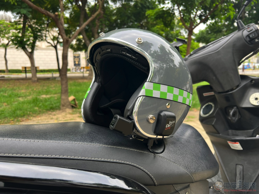 iMiniDV X4 內建式安全帽行車記錄器 iMiniDV X4 內建式安全帽行車記錄器
