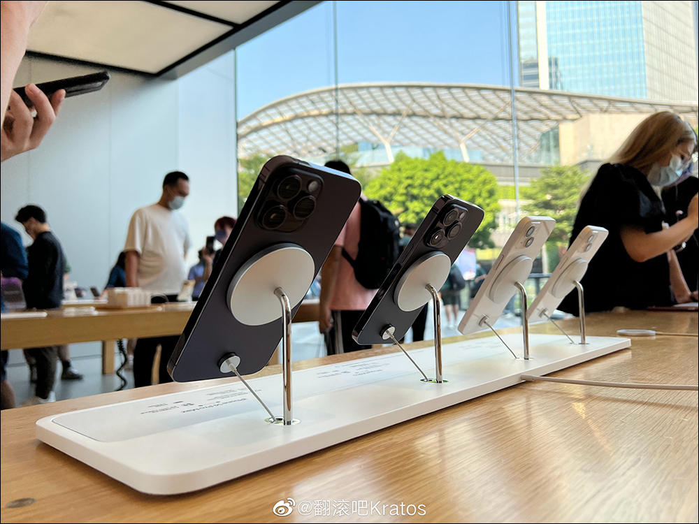 iPhone 14 Pro 傳出後蓋容易留下刮痕災情?許多展示機已有明顯傷痕 - 電腦王阿達 iPhone 14 Pro 傳出後蓋容易留下刮痕災情?許多展示機已有明顯傷痕 - 電腦王阿達