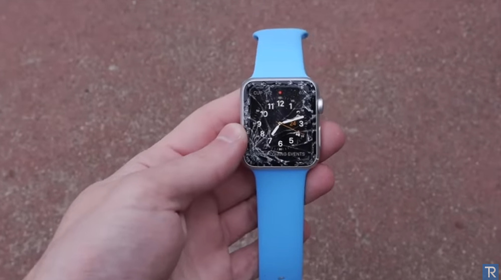 國外 YouTuber 用榔頭測試 Apple Watch Ultra 的耐用性,沒想到桌子先壞了 - 電腦王阿達 國外 YouTuber 用榔頭測試 Apple Watch Ultra 的耐用性,沒想到桌子先壞了 - 電腦王阿達