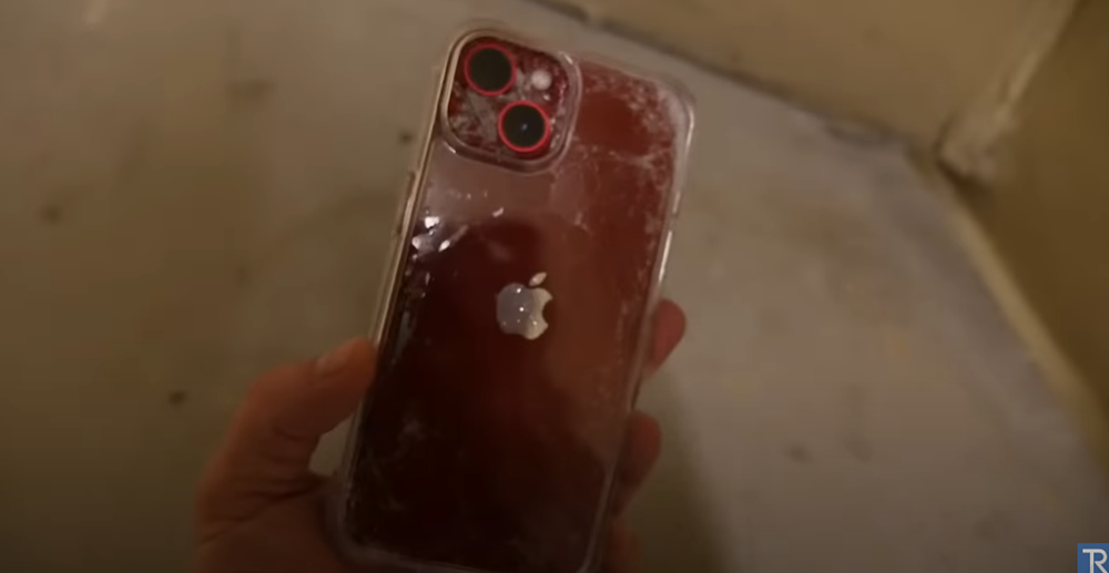 iPhone 14 Pro vs iPhone 13 摔落測試,iPhone 14 Pro 就跟坦克一樣 - 電腦王阿達 iPhone 14 Pro vs iPhone 13 摔落測試,iPhone 14 Pro 就跟坦克一樣 - 電腦王阿達