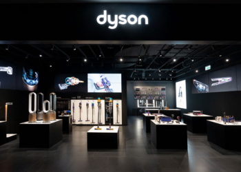 Dyson 全台首家體驗店進駐新光三越 A11，現場提供客製禮盒鐫刻服務