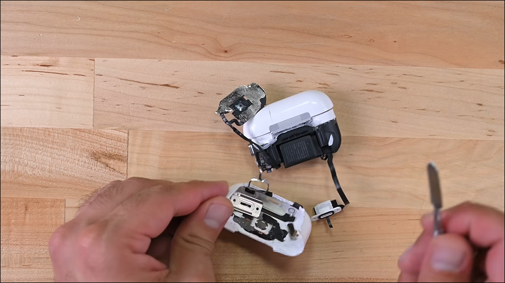 iFixit 拆解 AirPods Pro 2 耳機:幾乎無法修復 - 電腦王阿達 iFixit 拆解 AirPods Pro 2 耳機:幾乎無法修復 - 電腦王阿達