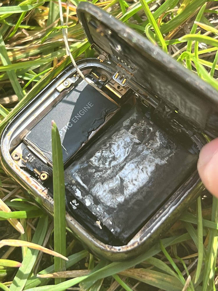 國外傳出 Apple Watch Series 7 過熱後爆炸事件!大量黑煙冒出 - 電腦王阿達 國外傳出 Apple Watch Series 7 過熱後爆炸事件!大量黑煙冒出 - 電腦王阿達