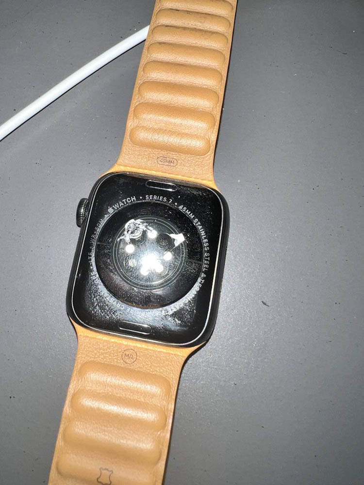 國外傳出 Apple Watch Series 7 過熱後爆炸事件!大量黑煙冒出 - 電腦王阿達 國外傳出 Apple Watch Series 7 過熱後爆炸事件!大量黑煙冒出 - 電腦王阿達